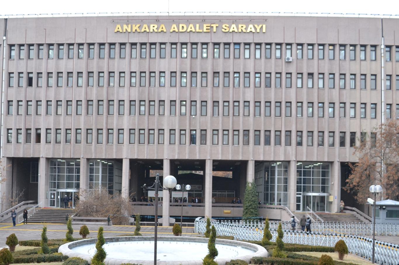 Meclis'e girmeye çalışan 2 DHKP-C'li adliyeye sevk edildi Meclis'e girmeye çalışan 2 DHKP-C'li adliyeye sevk edildi
